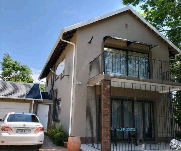 HOUSE FOR SALE - RANDBURG CRESTA, SOUTH AFRICA
