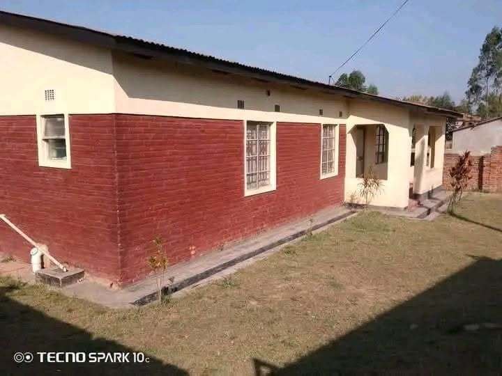 3 BEDROOM HOUSE FOR SALE - MANTHAKI, MZUZU
