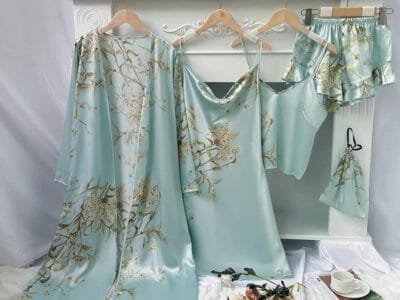 OFERTA -25% todo el Set de satén seda O Bata con cinturón , camisón(vestido) , conjunto Top y Short o todo el set