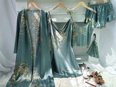 OFERTA -25% todo el Set de satén seda O Bata con cinturón , camisón(vestido) , conjunto Top y Short o todo el set