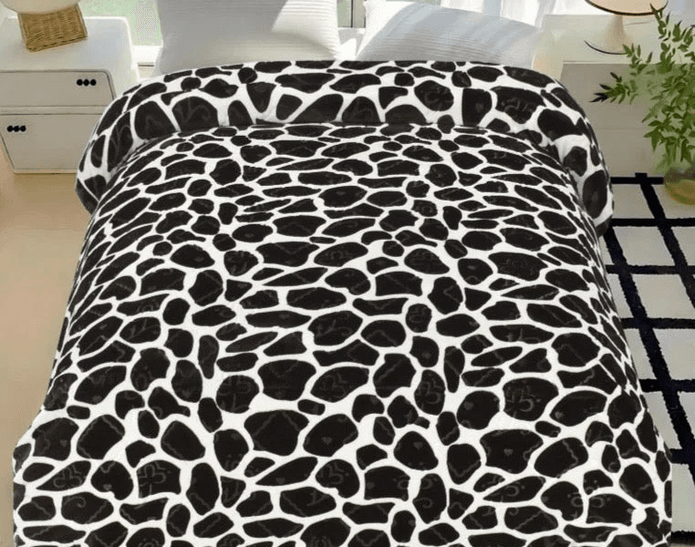 Premium AC Blanket 210×230 cm – Ultra Soft Lightweight Summer Blanket